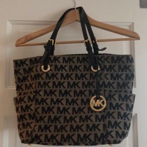 MK tote